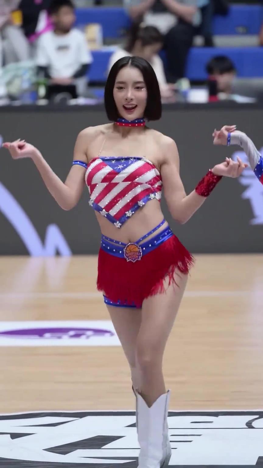 太離譜了 ！幾乎是完美女人！